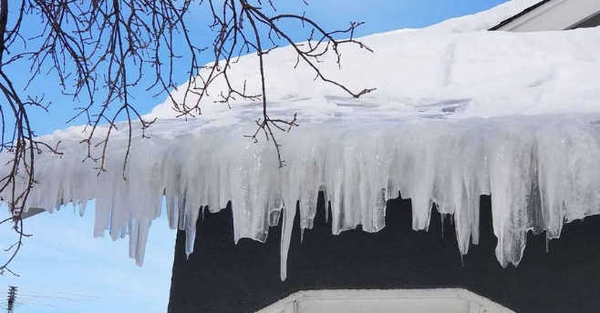 ice damn on house